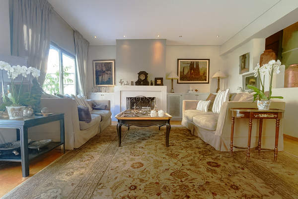 תמונת קיפיסיה, אתונה למכירה (1)