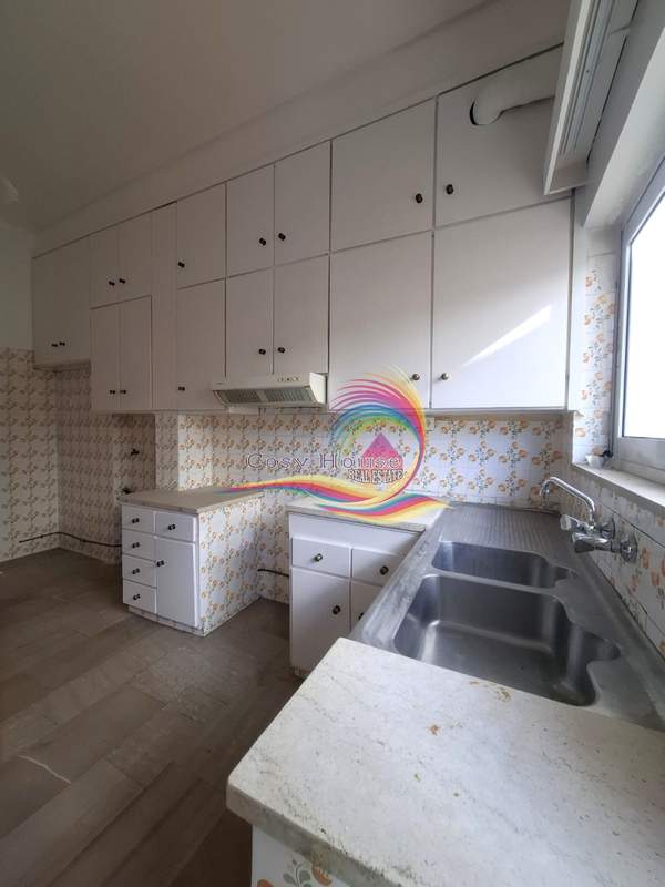 תמונת הליניקו, אתונה למכירה