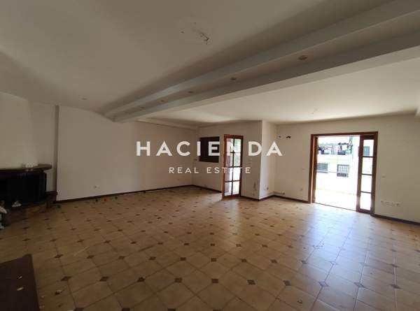 תמונת וולה, וארי - וולה -ווליאגמני, אתונה למכירה (0)