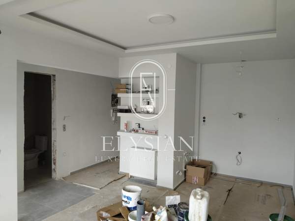 תמונת אנליפסי -מפוטסרי, סלוניקי למכירה (0)