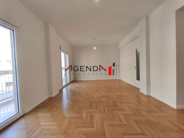 תמונת קיפסלי, אתונה למכירה