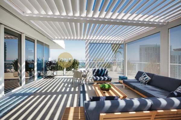 תמונת חאלנדרי, אתונה למכירה (1)