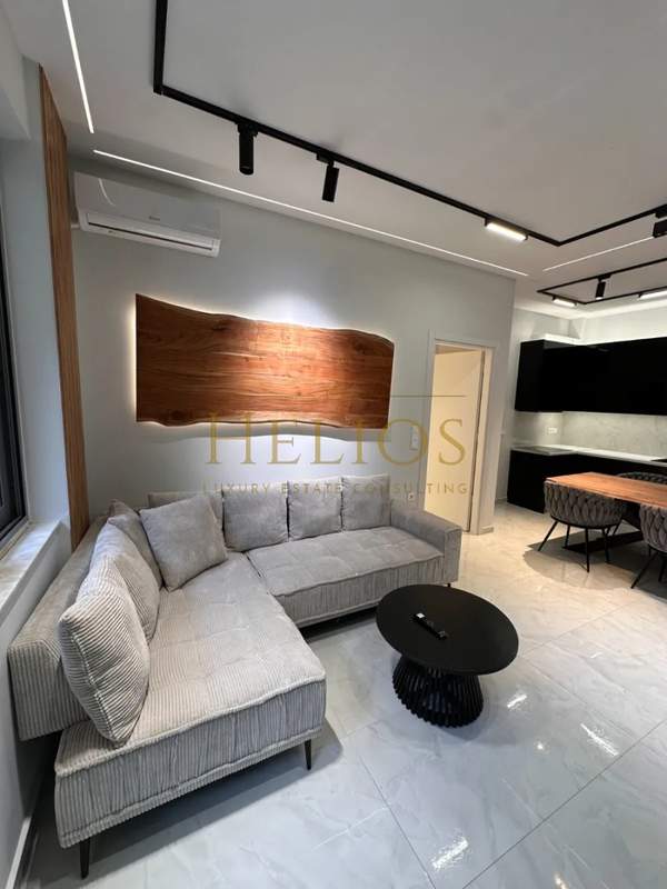 תמונת מרכז, פיראוס למכירה (1)