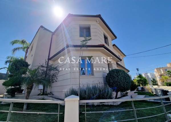 תמונת לאטסיה - גרי למכירה (0)