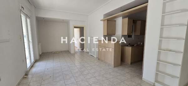 תמונת קוקאקי, אתונה למכירה