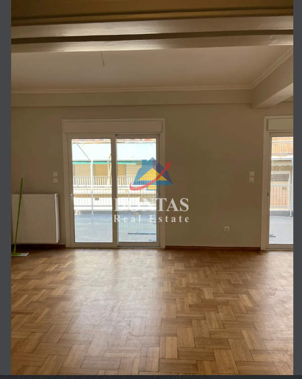 תמונת קיפסלי, אתונה למכירה (1)