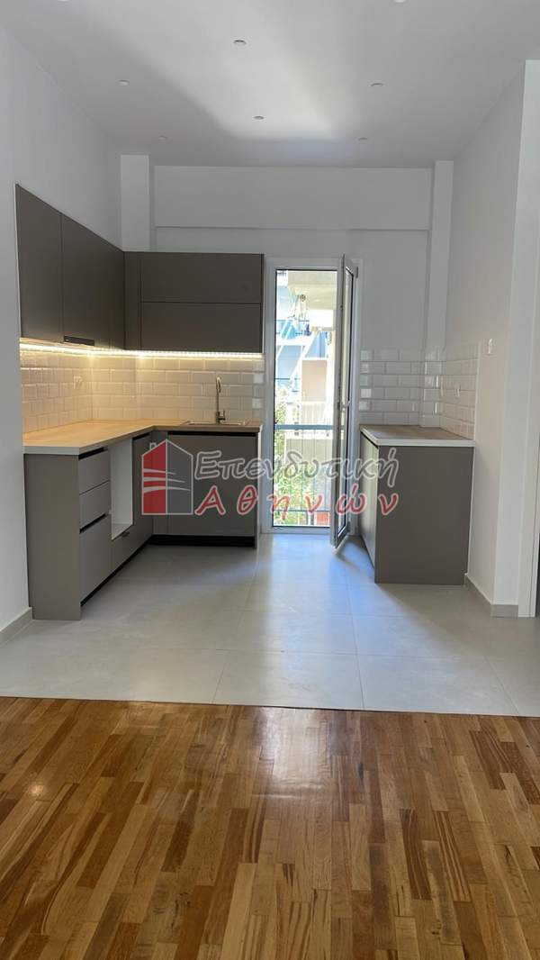 תמונת קיסיריאני, אתונה למכירה (1)