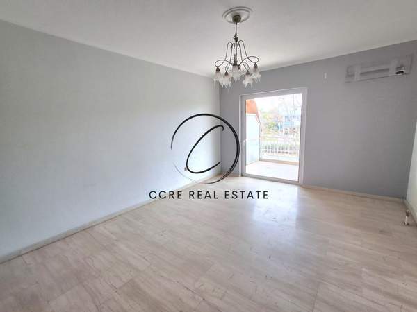 תמונת אגיה פארסקבי, אתונה למכירה (1)