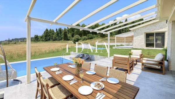 תמונת קסנדרה, כלקידיקי למכירה (0)