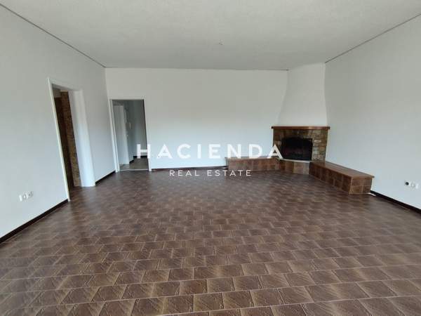 תמונת ואריליסיה, אתונה למכירה