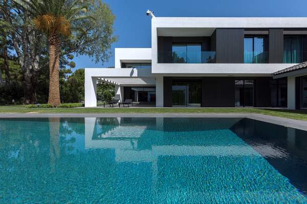 תמונת פילותאי, אתונה למכירה (0)