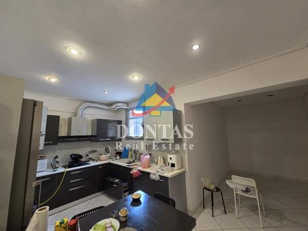 תמונת מרוסי, אתונה למכירה (1)