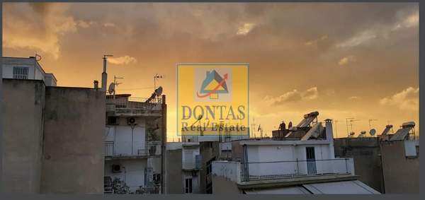 תמונת אקסרחיה, אתונה למכירה (1)