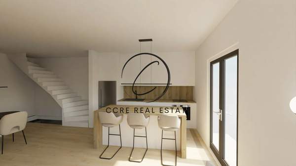 תמונת נאה פסיכיקו, אתונה למכירה (1)