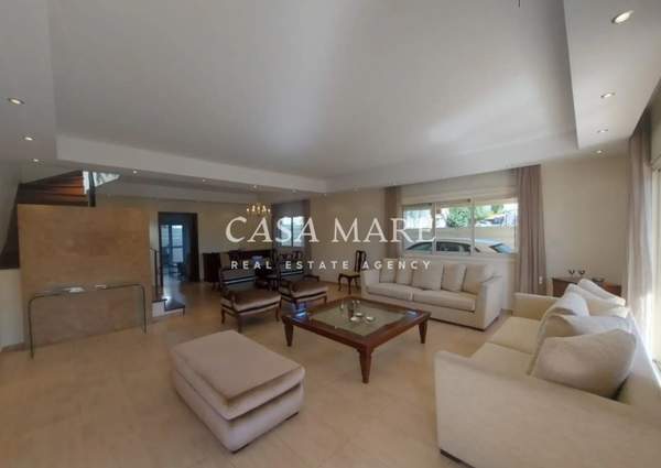 תמונת אנגומי, ניקוסיה למכירה