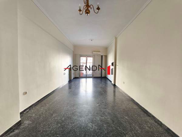 תמונת אלינורוסון, רשות מקומית אתונה למכירה (0)