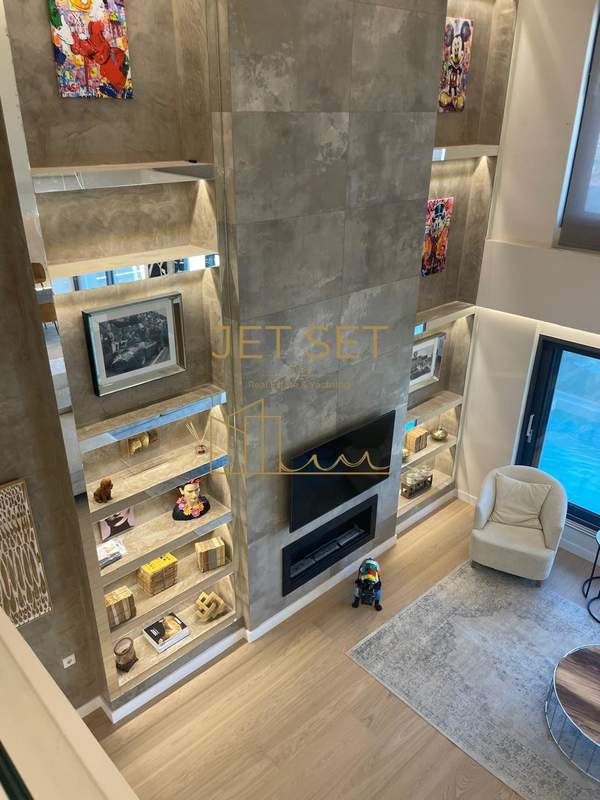 תמונת גליפדה, אתונה למכירה (1)