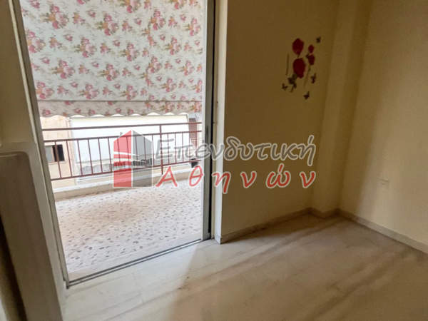 תמונת גודי, אתונה למכירה