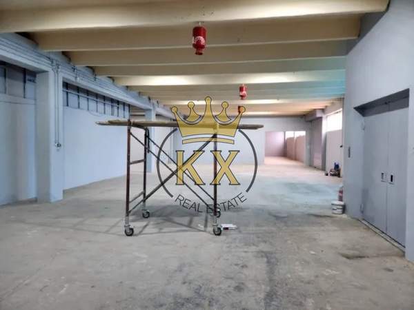 תמונת פיאניה, אתונה למכירה