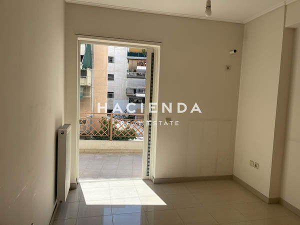 תמונת קאטו פטיסיה, אתונה למכירה (1)