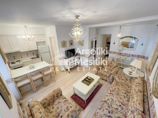 תמונת נאפפליו למכירה (0)