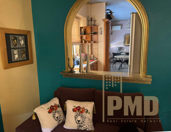 תמונת גליפדה, אתונה למכירה (1)