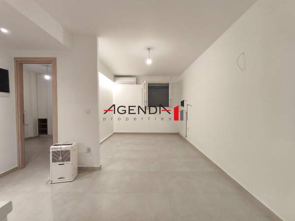 תמונת קיפסלי, אתונה למכירה (1)