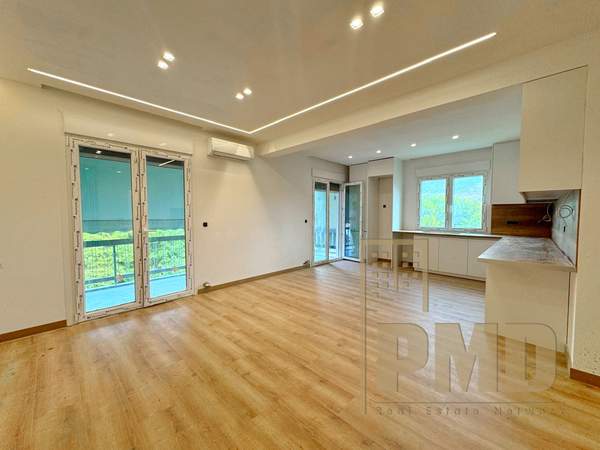 תמונת גליפדה, אתונה למכירה (0)