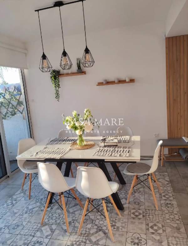 תמונת לקאטמיה למכירה