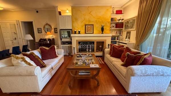 תמונת נאה סימרני, אתונה למכירה