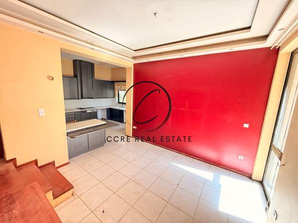 תמונת מרוסי, אתונה למכירה (1)