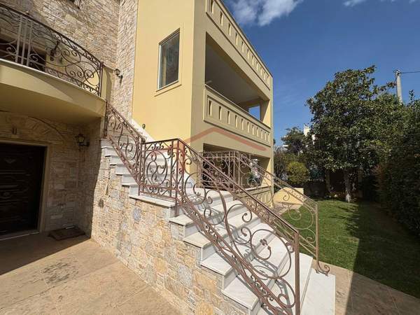 תמונת קיפיסיה, אתונה למכירה (1)