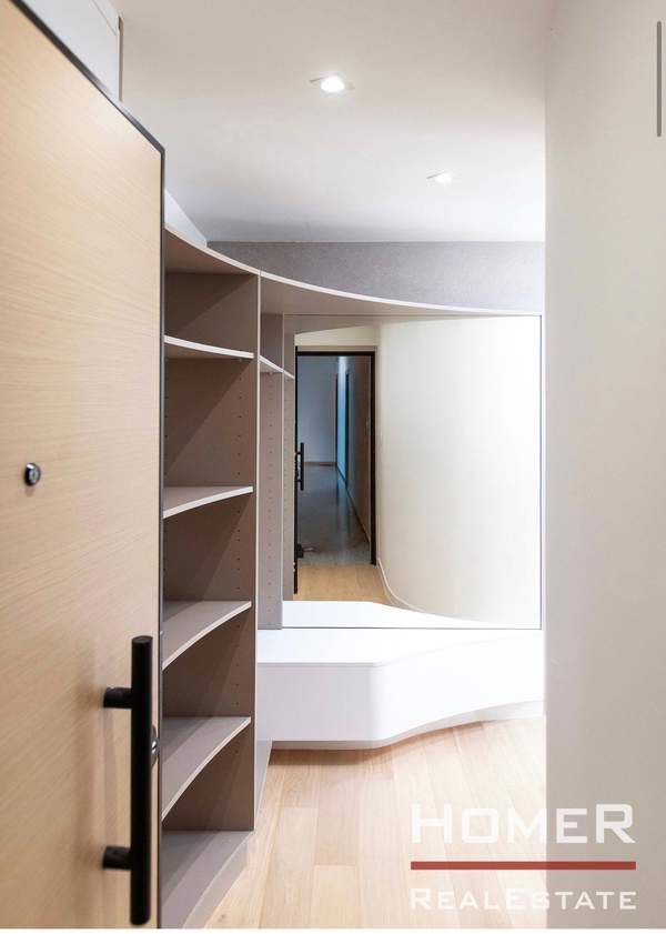 תמונת קליתיאה, אתונה למכירה (1)