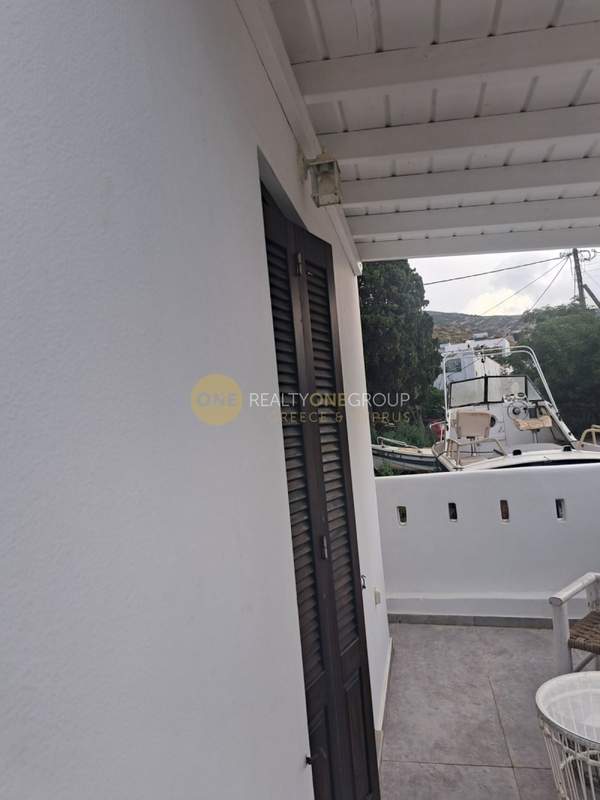 תמונת אנדרוס, הקיקלאדיים למכירה (1)