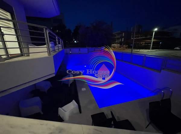 תמונת גליפדה, אתונה למכירה (1)