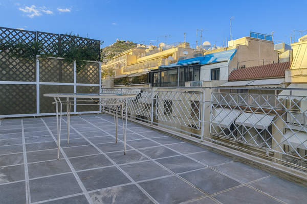 תמונת קולונאקי, רשות מקומית אתונה למכירה (0)