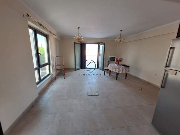 תמונת אורופוס, אתונה למכירה (1)