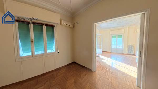 תמונת מרכז, פיראוס למכירה (0)