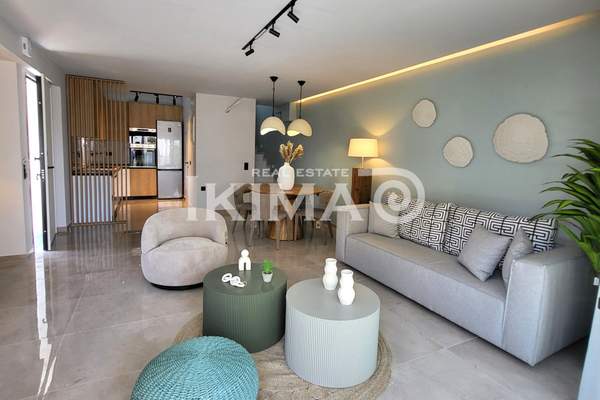 תמונת קסנדרה למכירה (0)