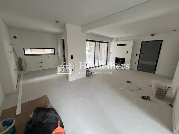 תמונת נאה סימרני, אתונה למכירה (0)