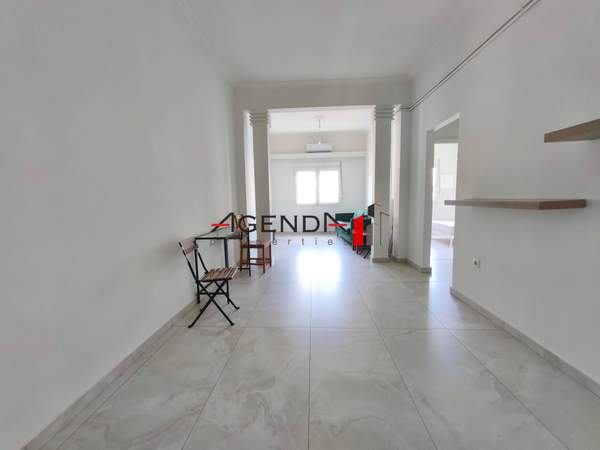 תמונת קונטוריוטיקה, אתונה למכירה (1)