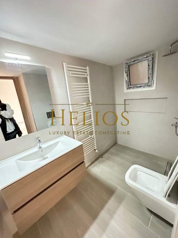 תמונת מטקסוריו, אתונה למכירה (1)