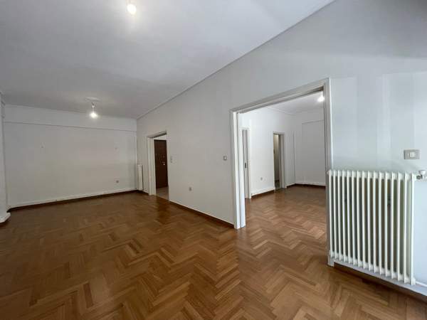 תמונת נאה פסיכיקו, אתונה למכירה