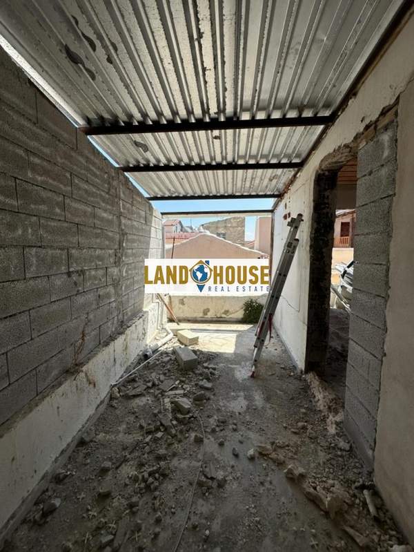 תמונת עיר עתיקה, רתמינון למכירה (1)