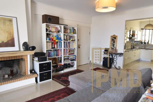 תמונת גליפדה, אתונה למכירה (1)