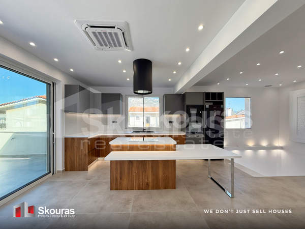 תמונת לוטראקי למכירה (0)