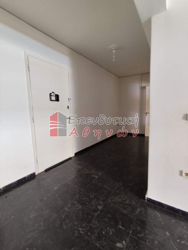 תמונת נאה סימרני, אתונה למכירה