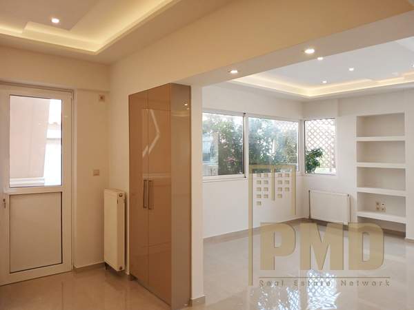 תמונת גליפדה, אתונה למכירה