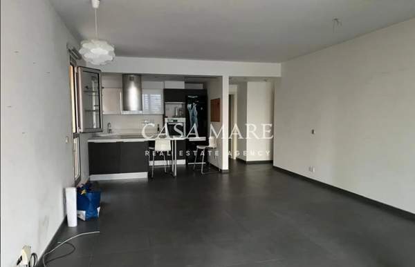 תמונת סטרולובוס, ניקוסיה למכירה (1)