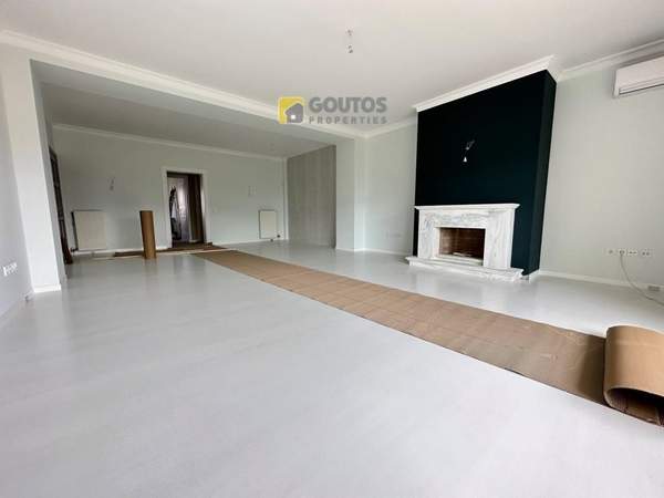 תמונת גליפדה, אתונה למכירה